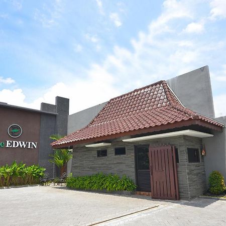 The Edwin Syariah Hotel Ngabean Luaran gambar