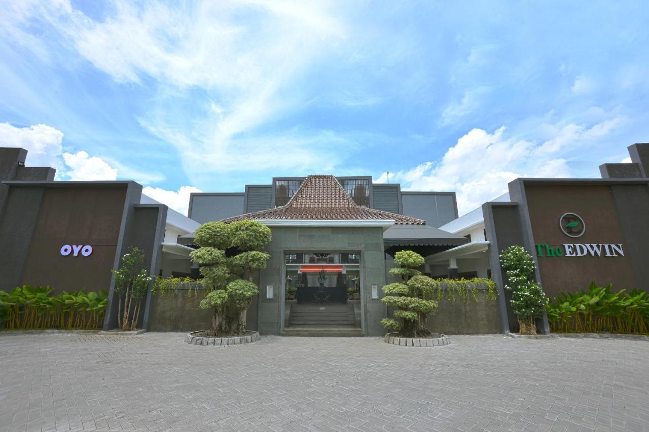 The Edwin Syariah Hotel Ngabean Luaran gambar